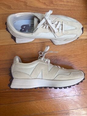 New Balance The Limited Choice 327 Cream Suede & Canvas Casual Runner size 7